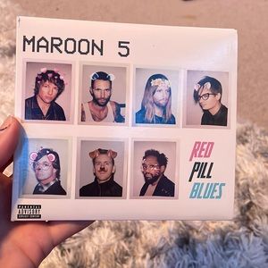 Maroon 5 “red pill blues” CD